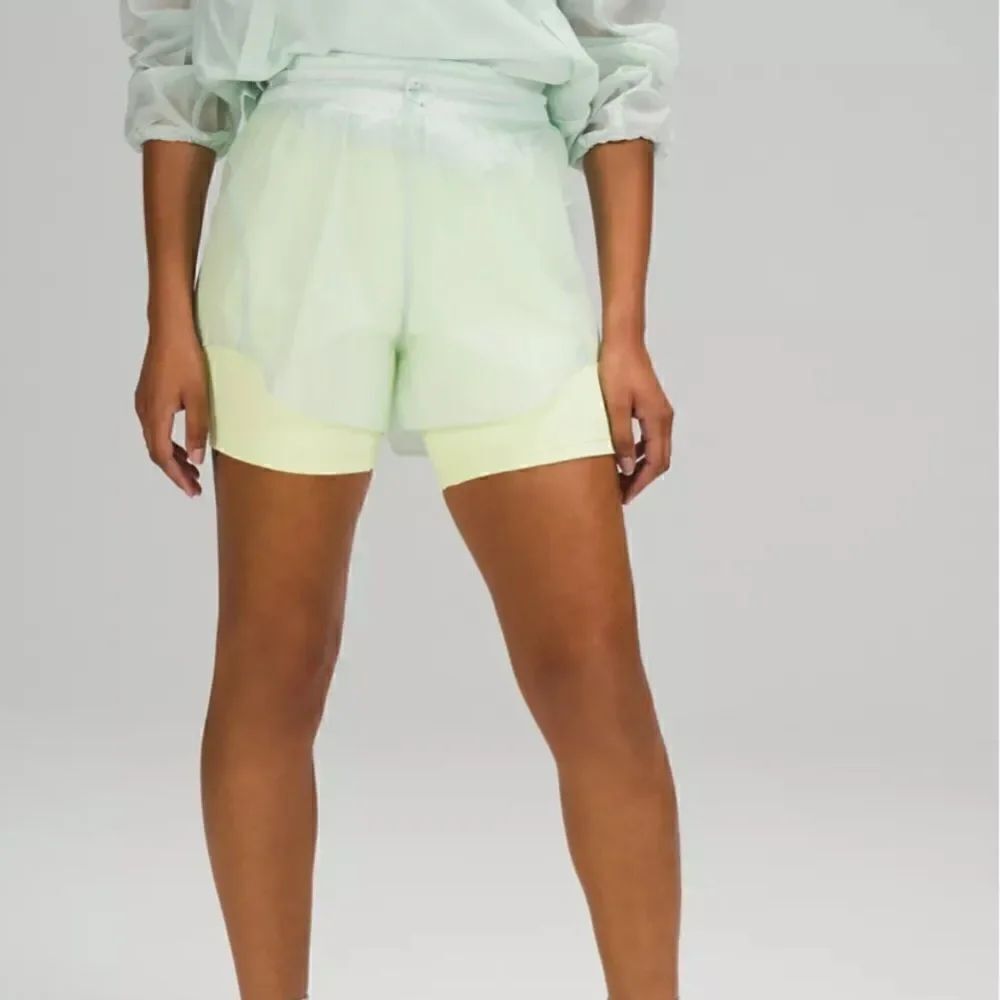 - Lululemon Step Out High-Rise Short 3" - Picture 2 of 12